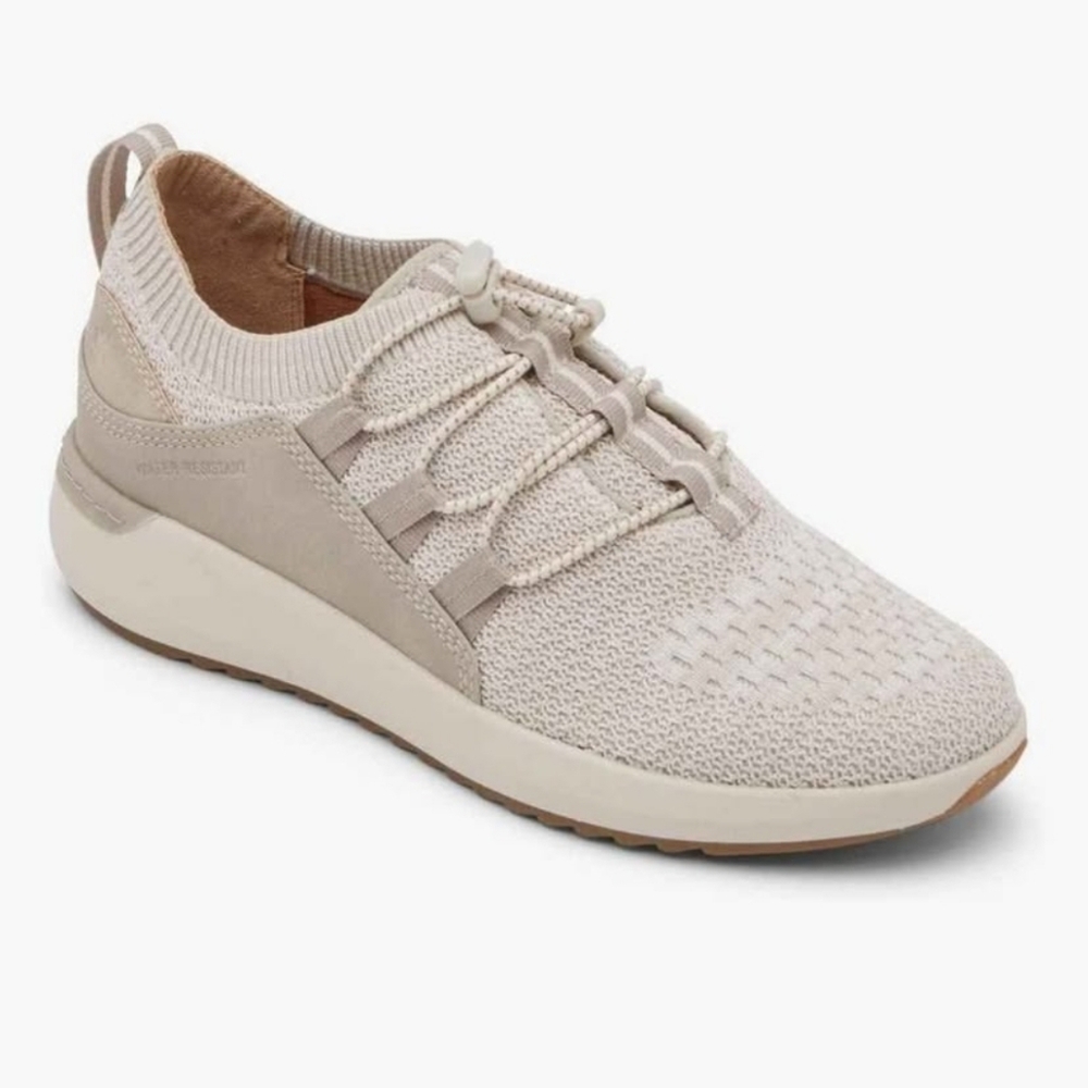 Cobb Hill Skylar Bungee slip on tennis shoes size 9